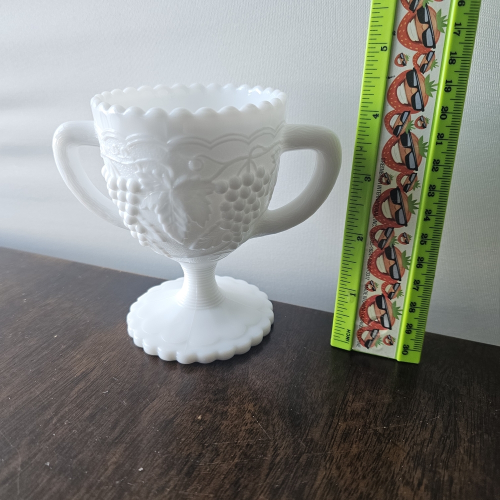 White Milk Glass Double Handled Trophy Cup Style Piece - Picture 9 of 9